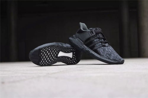 球鞋文化的新篇章 解讀BT突襲發售現象